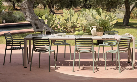 Alfresco dining in style Alfresco dining in style